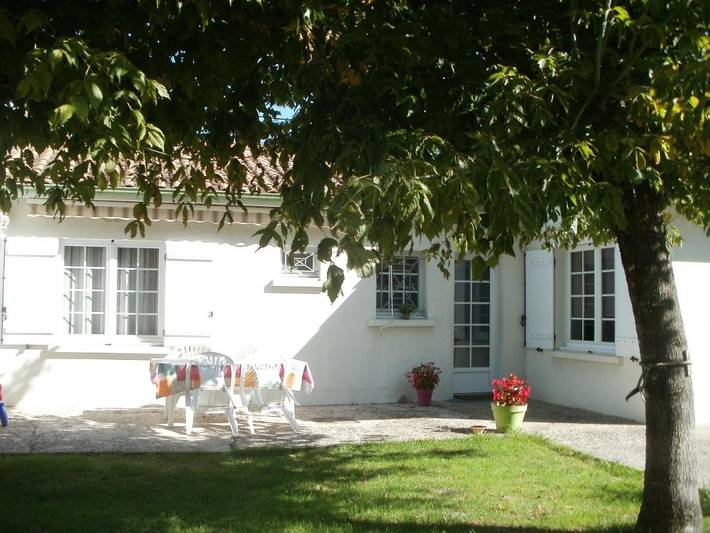 Location de vacances pour 4 personnes, avec Terrasse et Jardin à Saint-Germain-d'Esteuil
