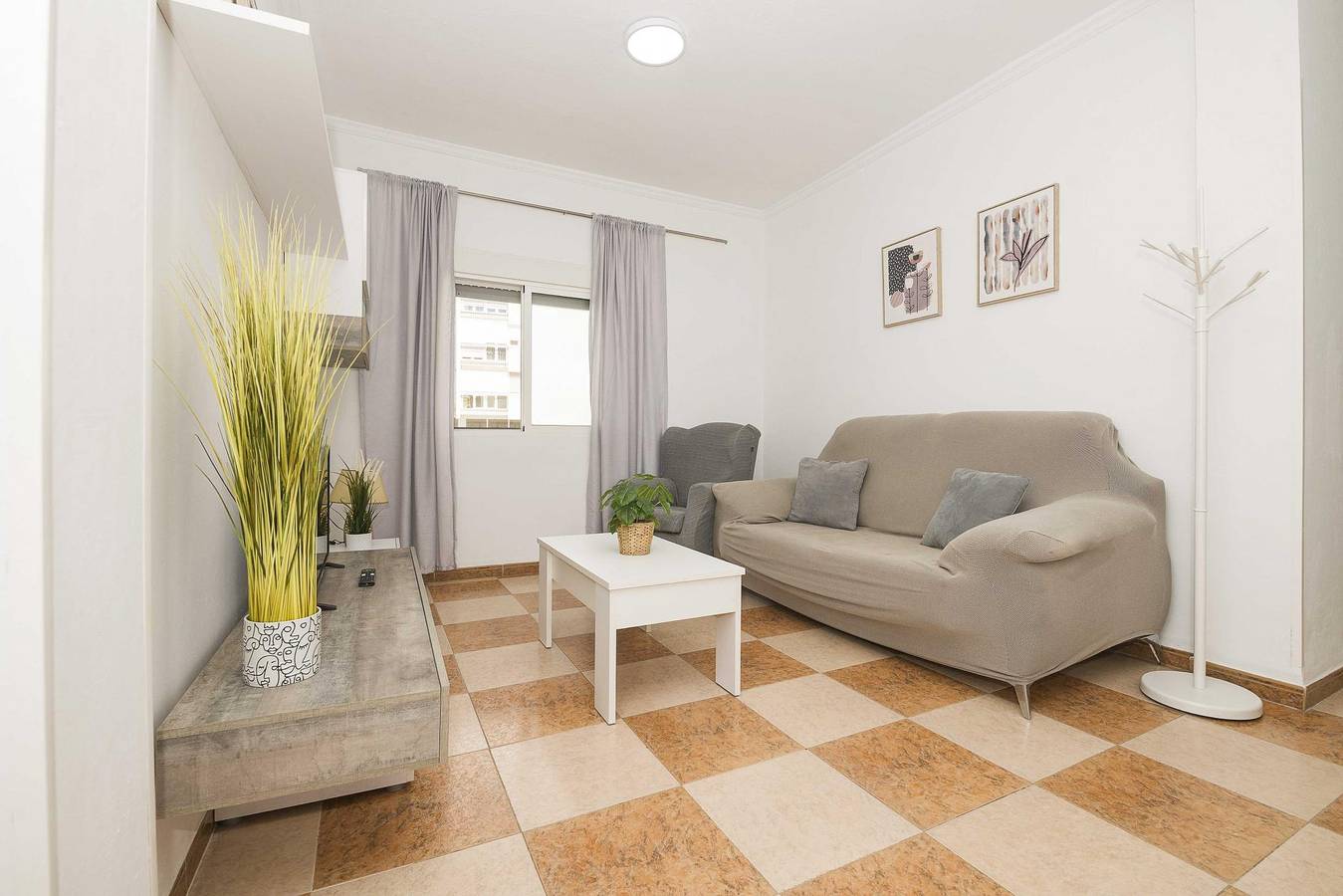 Ganze Ferienwohnung, Velbar -  Schöne Wohnung direkt am Meer und mit kostenlosem Wifi in Playa La Victoria, Cádiz