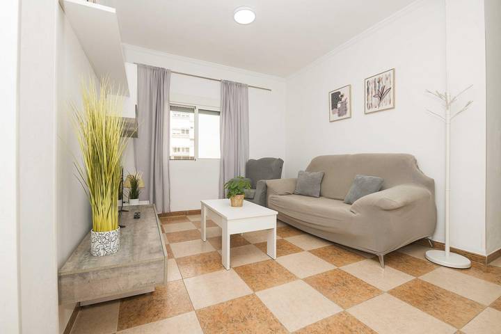 Appartamento intero, Velbar - Nice flat in front of the sea and with free Wifi in Playa La Victoria, Cadice