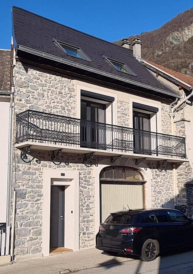 Gîte pour 6 personnes, avec Balcon ainsi que Terrasse et Vue à Séchilienne