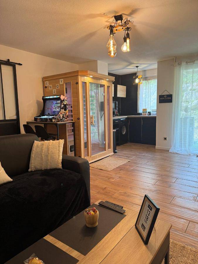 Gîte pour 2 personnes, avec terrasse ainsi que jacuzzi et sauna à Tournefeuille - 3