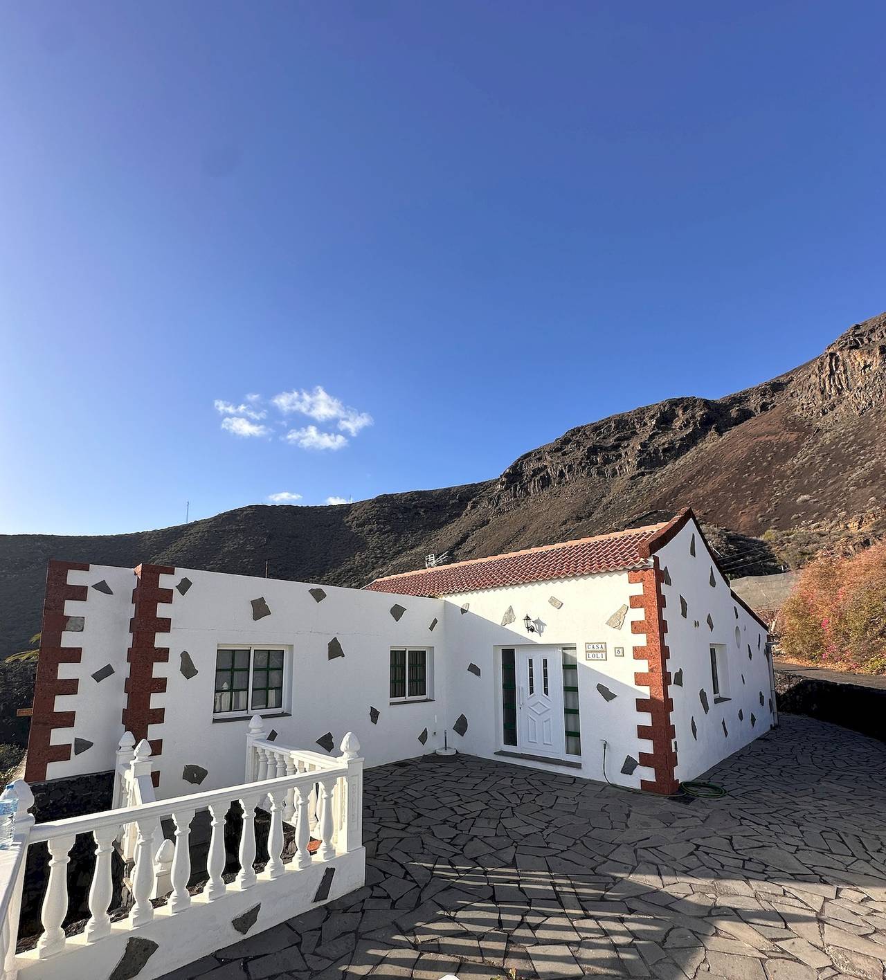 Casa Loli - Cozy Home in Tamaduste, 5 Min to Beach in Tamaduste, Valverde