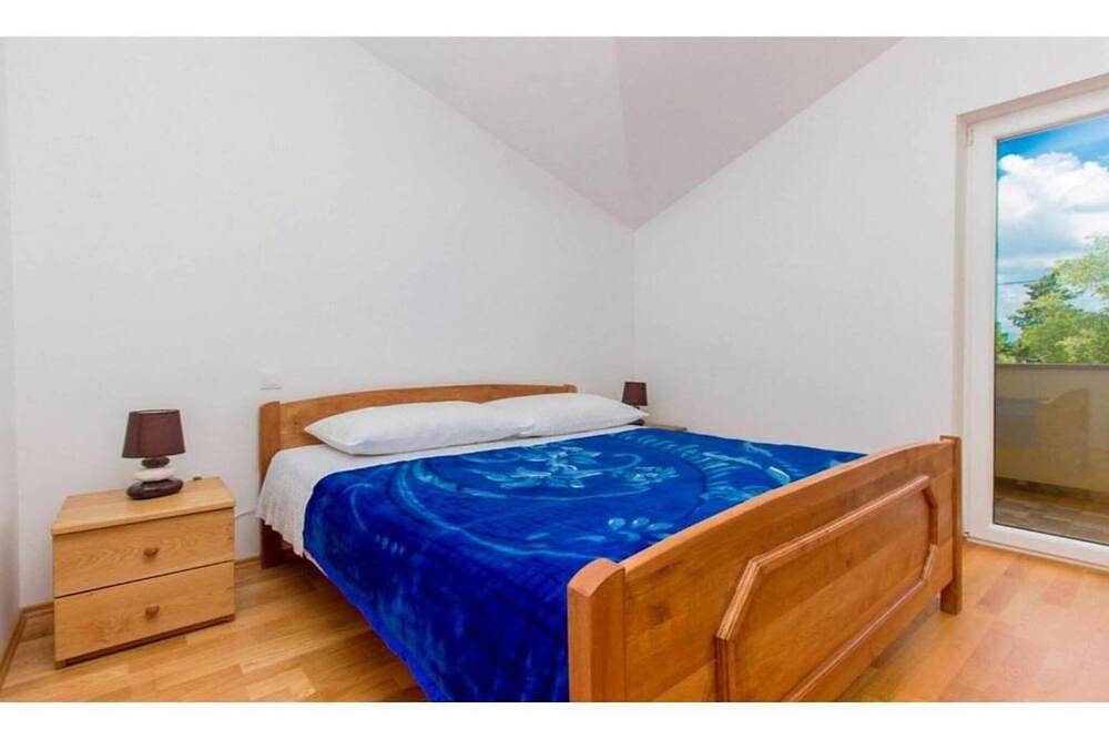 Four Bedroom Villa with the pool in Dalmatinisches Zagora