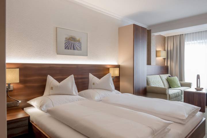 Hotel für 4 Personen, mit Whirlpool und Sauna sowie Balkon - 1