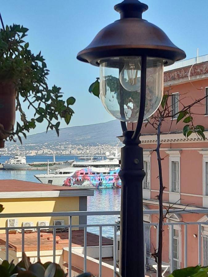 La Terrazza sul porto in Castellammare di Stabia, Napoli e dintorni