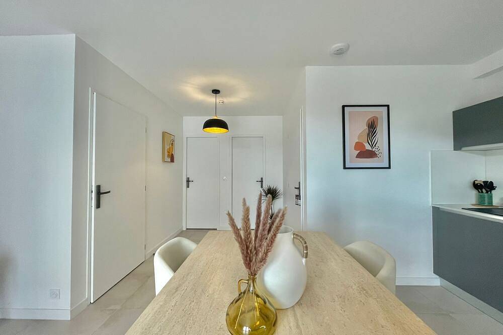 Entire apartment, Grand Appartement Moderne in Lunel-Viel, Côte d'Améthyste
