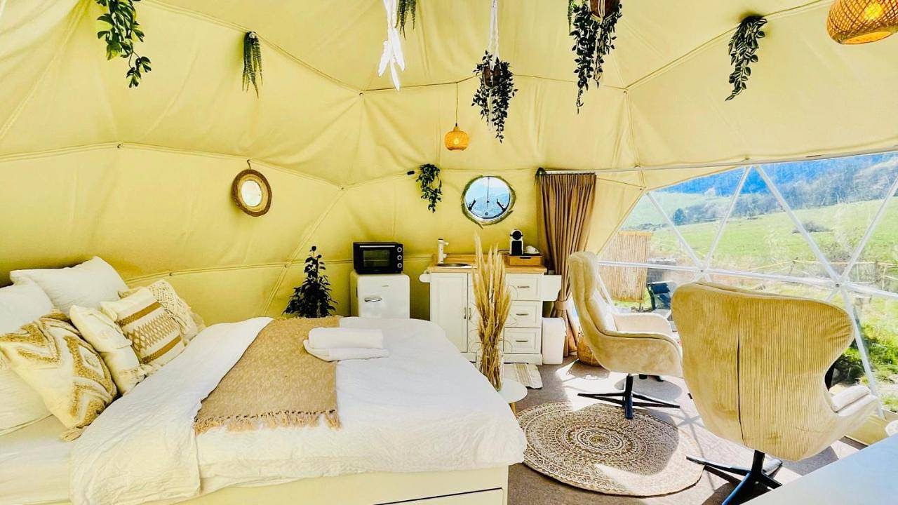 Glamping Hohe Wand - Kuppelzelt "Bergblick" mit Sternenfenster in Wiener Alpen in Niederösterreich