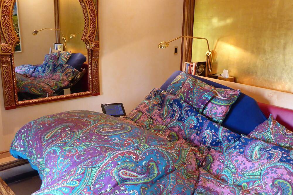 Hamburg Rissen 500 sqm luxury designed villa, sleeps 12, fully i-Pad controlled in Rissen, Hamburg