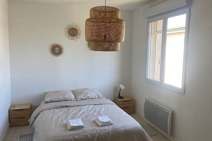 Location de vacances pour 8 personnes, avec jardin et balcon, animaux acceptés à Fourques - 3