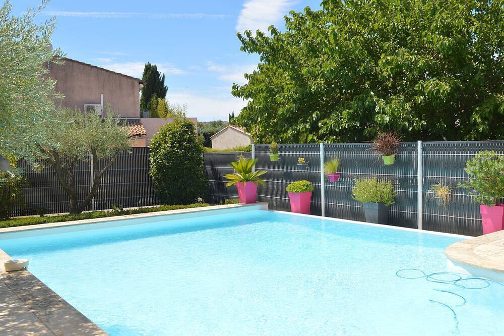 Belle villa  au calme avec grande piscine, in Clarensac, Région de Nîmes
