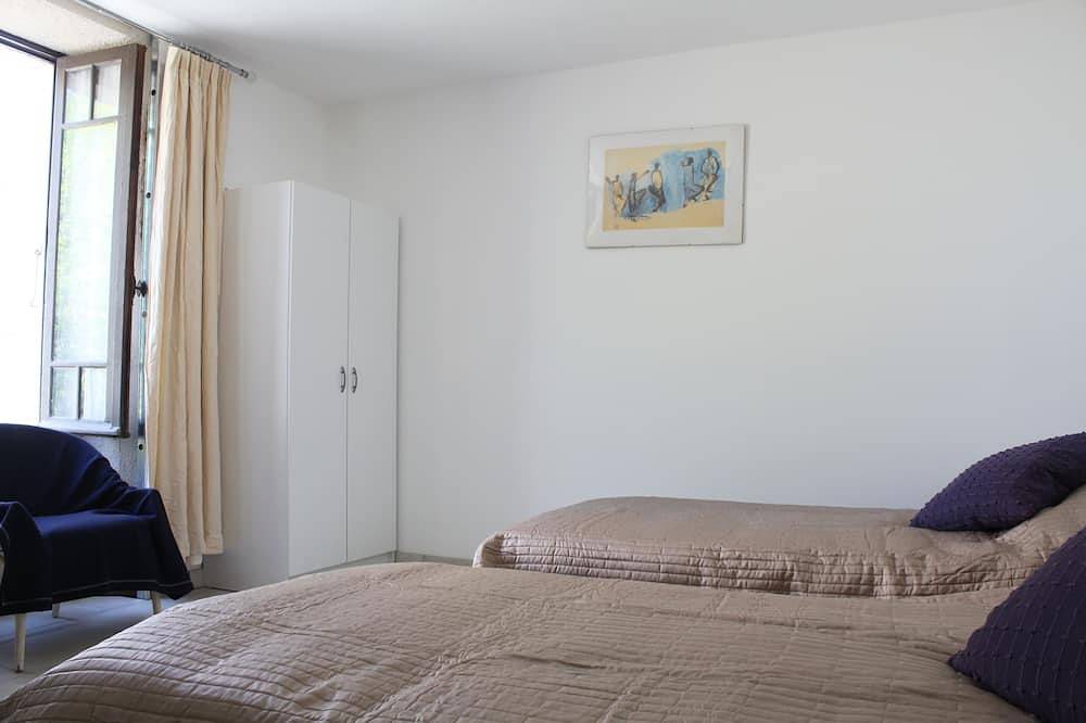 Gîte de 5 chambres avec piscine privée dans le cadre du village in La Chapelle-Thémer, Fontenay-le-Comte