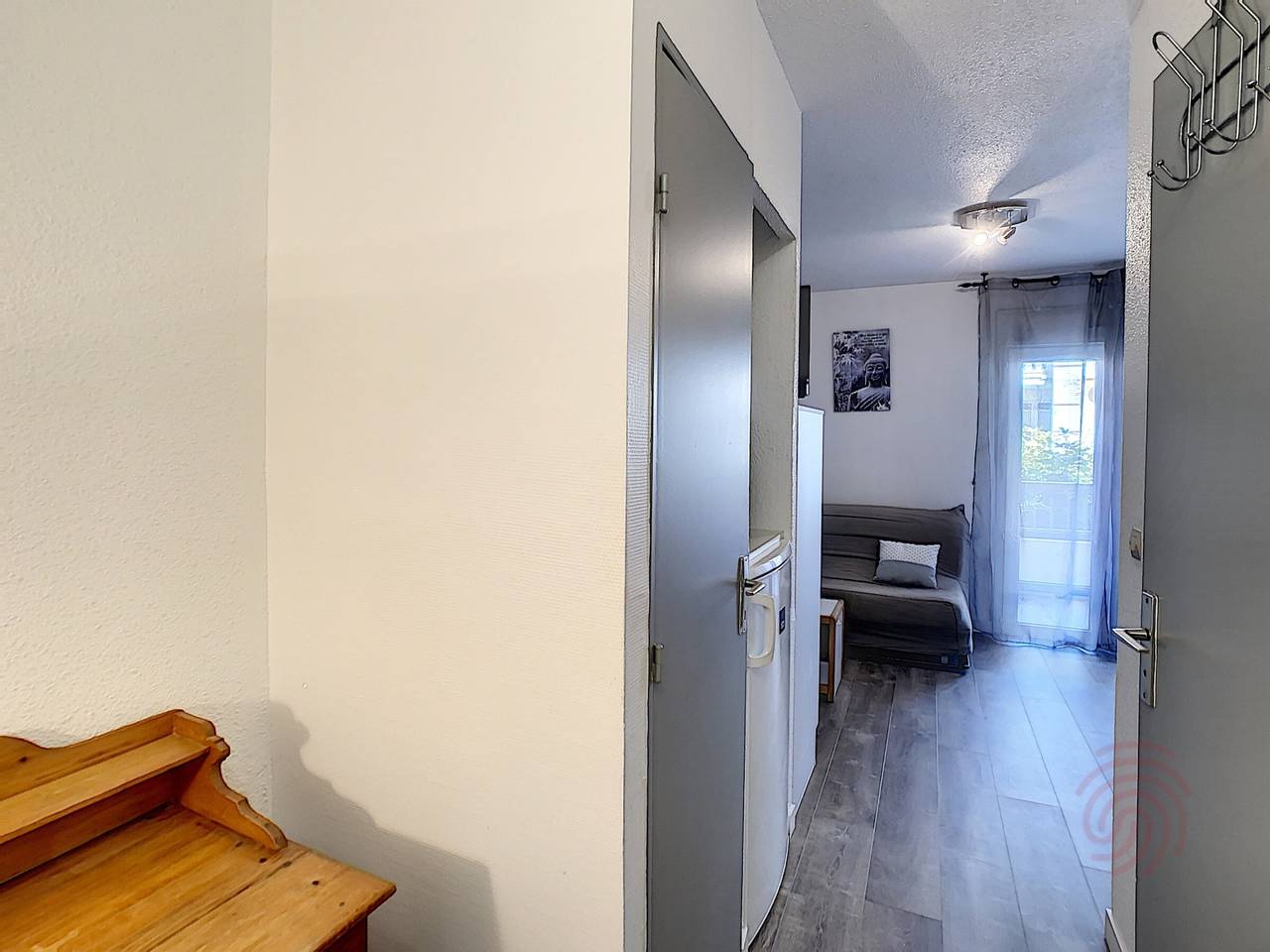 Appartement entier, Charmant F2 avec Balcons, Proche Thermes, Animaux Acceptés, Wifi, Ascenseur, Parking Gratuit in Lamalou-les-Bains, Région de Béziers