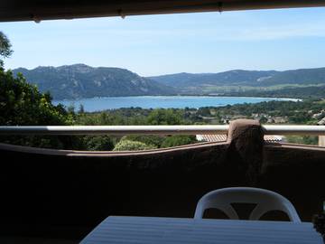 Gîte pour 6 personnes, avec piscine et terrasse en Corse-du-Sud