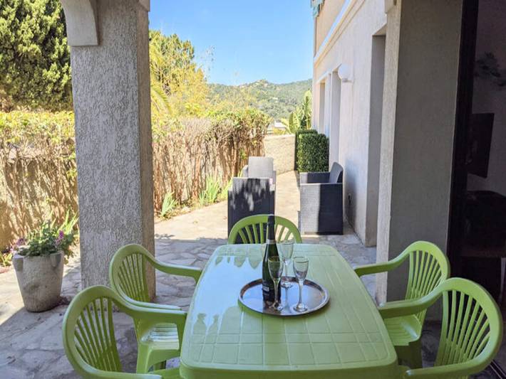 Gîte pour 4 personnes, avec terrasse, adapté aux familles à Coti-Chiavari - 2