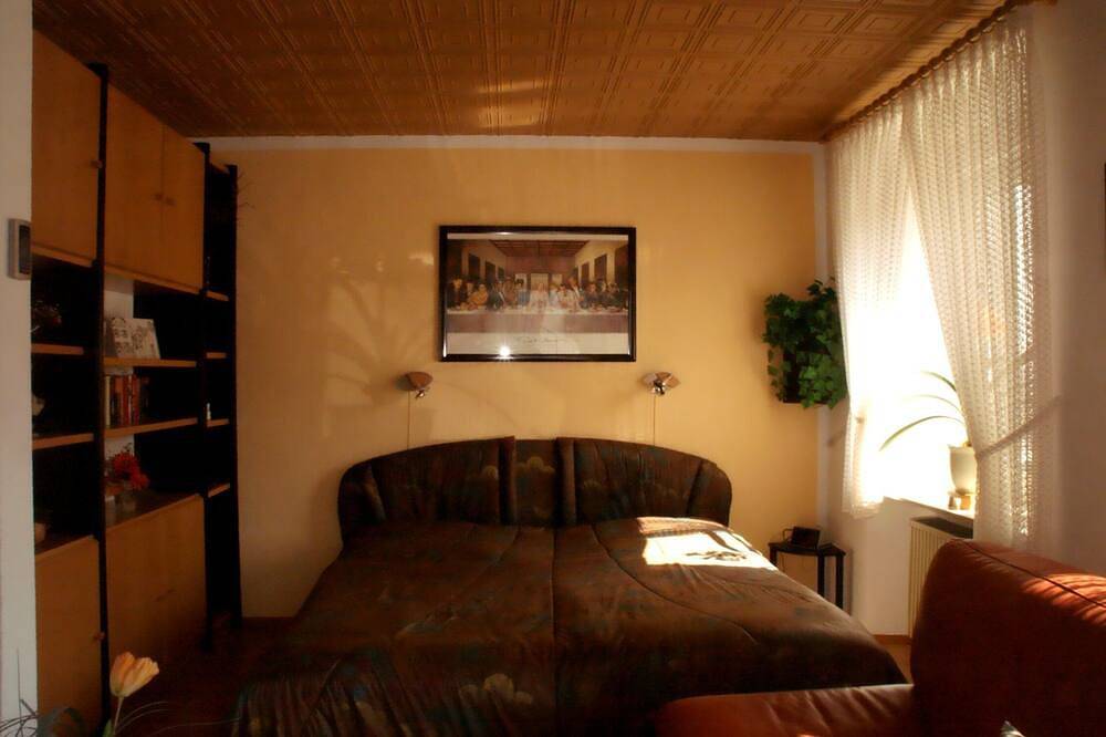 Ganze Wohnung, Ferienwohnung im historischen Stiftsherrenhaus – 52qm / 2 Personen  - Wlan in Burg Eltz, Treis-Karden