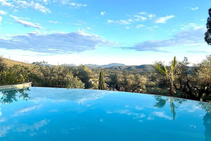 Villa pour 6 personnes, avec jardin et terrasse à Montauroux