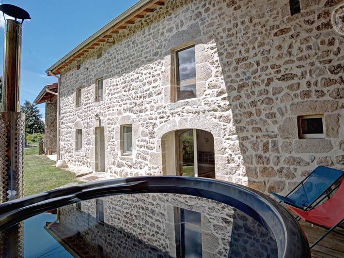 Gîte pour 12 personnes, avec Terrasse et Jardin