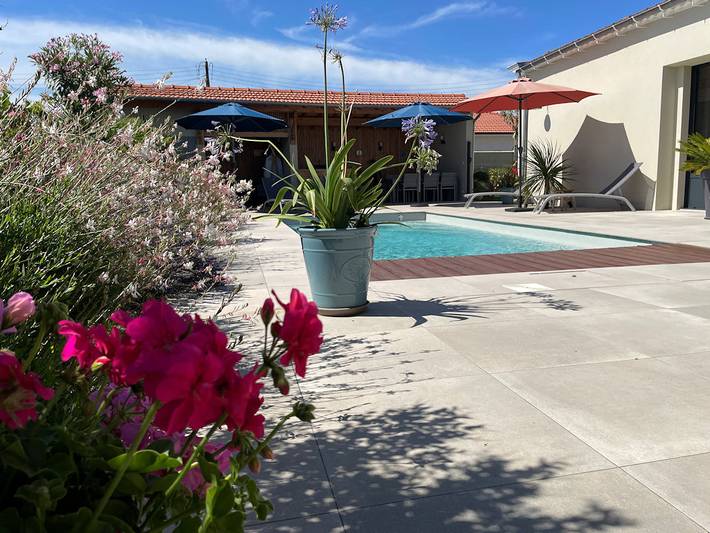 Chambre d’hôte pour 2 personnes, avec jardin et piscine