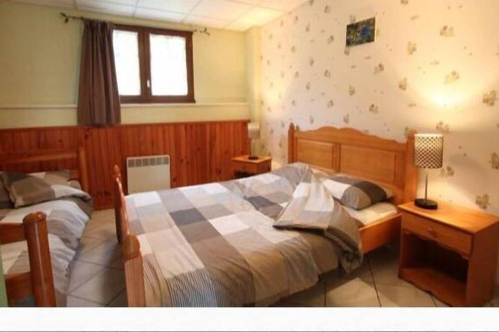 Gîte pour 5 personnes, avec jardin à Aramits - 2