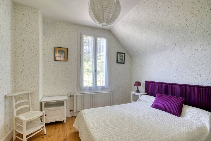 Gîte pour 6 personnes, avec jardin et terrasse à La Tour-d'Auvergne - 3