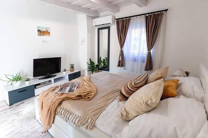 Romantisches Hideaway, Privater Jacuzzi, Wohlfühl-Atmosphäre in Balatonalmadi, Plattensee nordufer