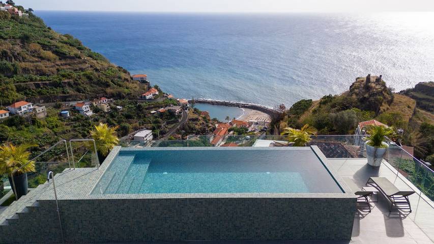 Ferienwohnung für 4 Personen, mit Meerblick und Balkon sowie Pool - 1