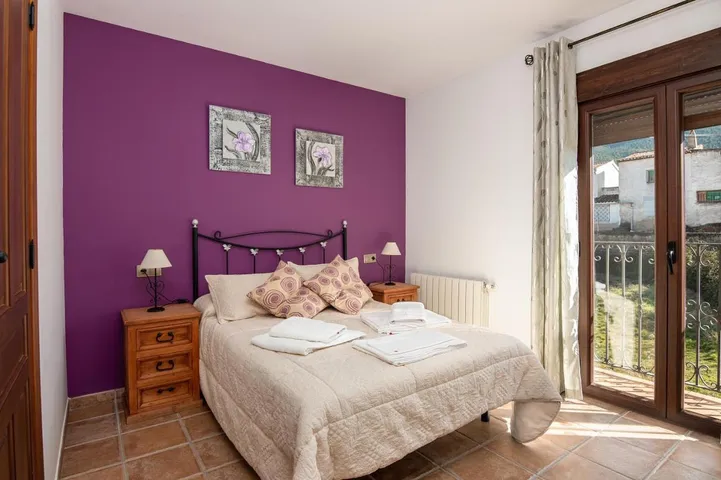 Casa rural para 6 personas, con balcón - 1