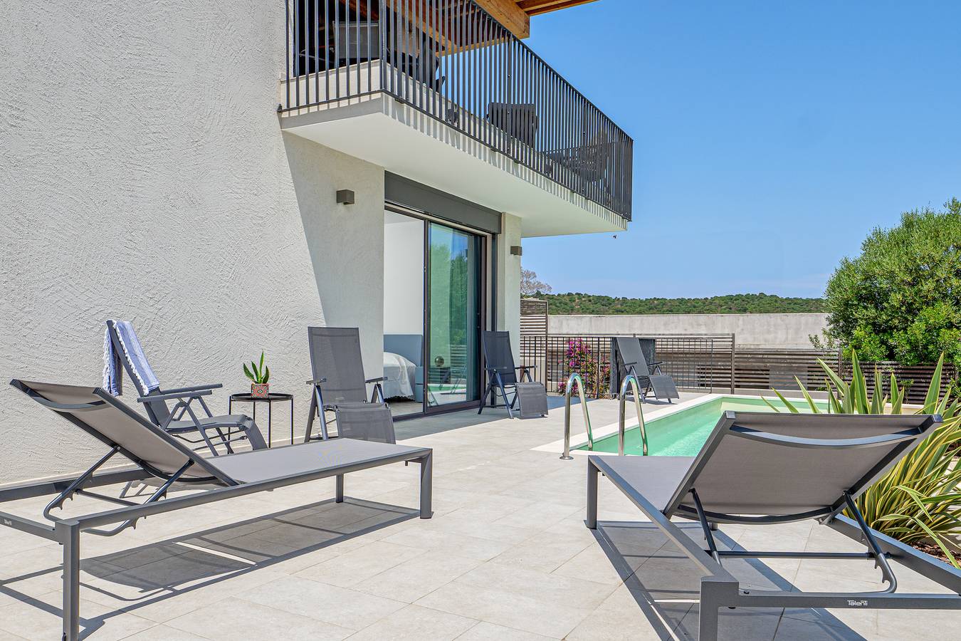 Villa 'Mirtina Home' con vista mare, Wi-Fi e aria condizionata in Baia Caddinas, Golfo Aranci