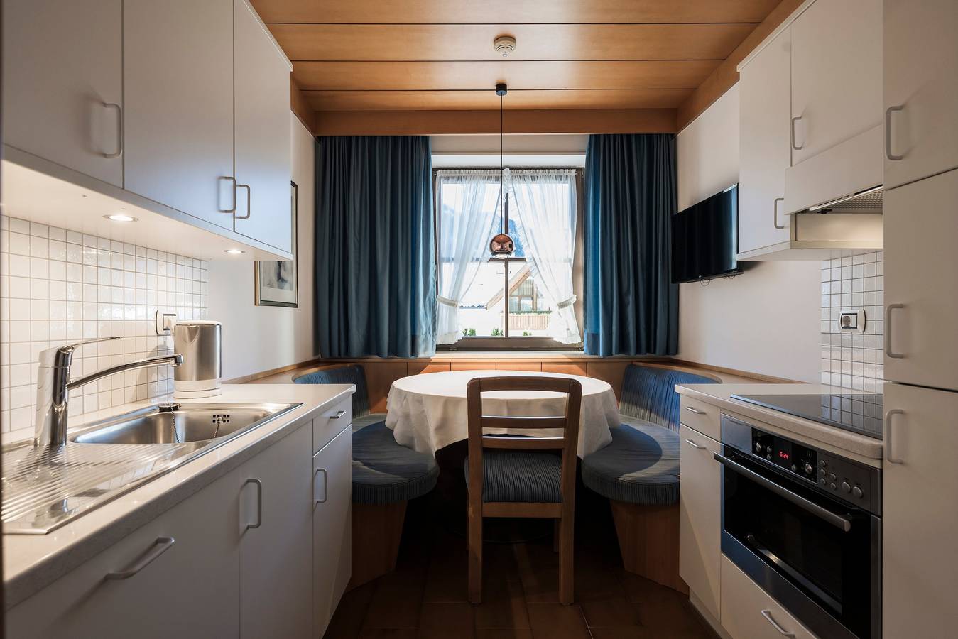 Ganze Wohnung, Villa Stella Apartment N 48 – nahe Skilifte, Bergblick, Wlan, Balkon und Garten in St. Ulrich in Gröden, Dolomiti Superski