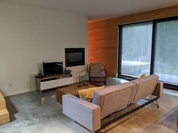 Chalet for 7 Guests in Lac-Supérieur, Quebec, Picture 2