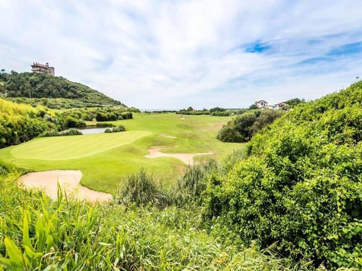 Appartement de vacances pour 8 personnes, avec terrasse et piscine, animaux acceptés