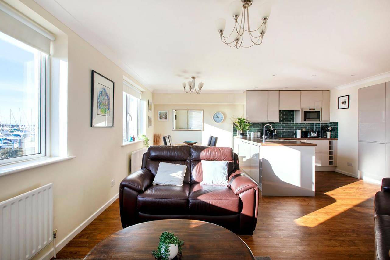 Entire apartment, 2Br Apartment with Balcony on Brighton Marina in Brighton Marina, Brighton