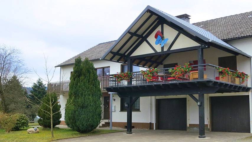 Ferienhaus für 10 Personen, mit Terrasse und Garten in Hallenberg