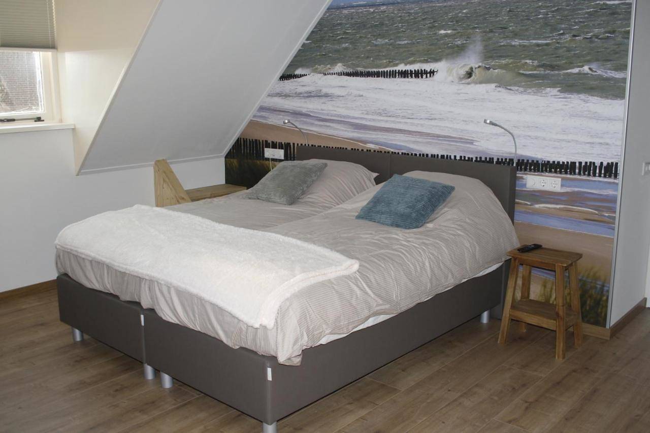 Large Double Room in Dombourg, Walcheren