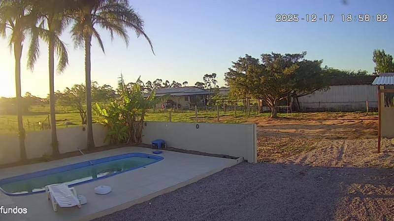 Casas e apartamentos de temporada para 4 pessoas, com piscina e balcão em São Lourenço do Sul