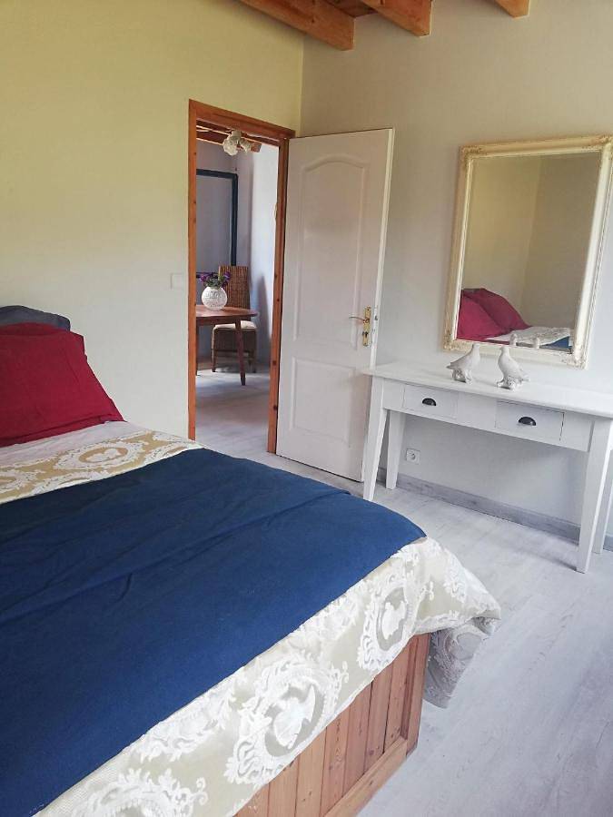 King Room with Garden View in Pionnat, Région de Guéret