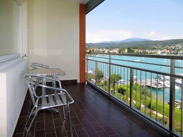 Ferienwohnung für 4 Personen, mit Garten und Balkon sowie Seeblick am Wörthersee - 2