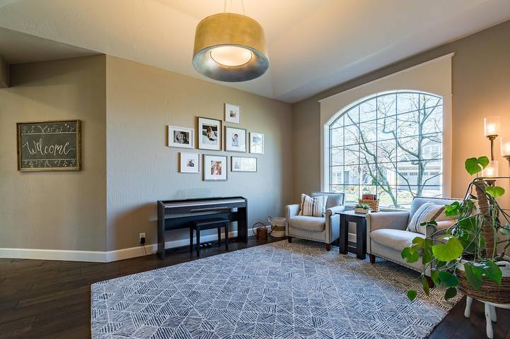 Vacation rental for 12 people, with yard in Eugene