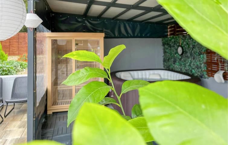 Reizende 2-Zimmer-Wohnung mit Pool, Terrasse und WLAN, 1 km von der Drau entfernt in Koprivnica-Krizevci