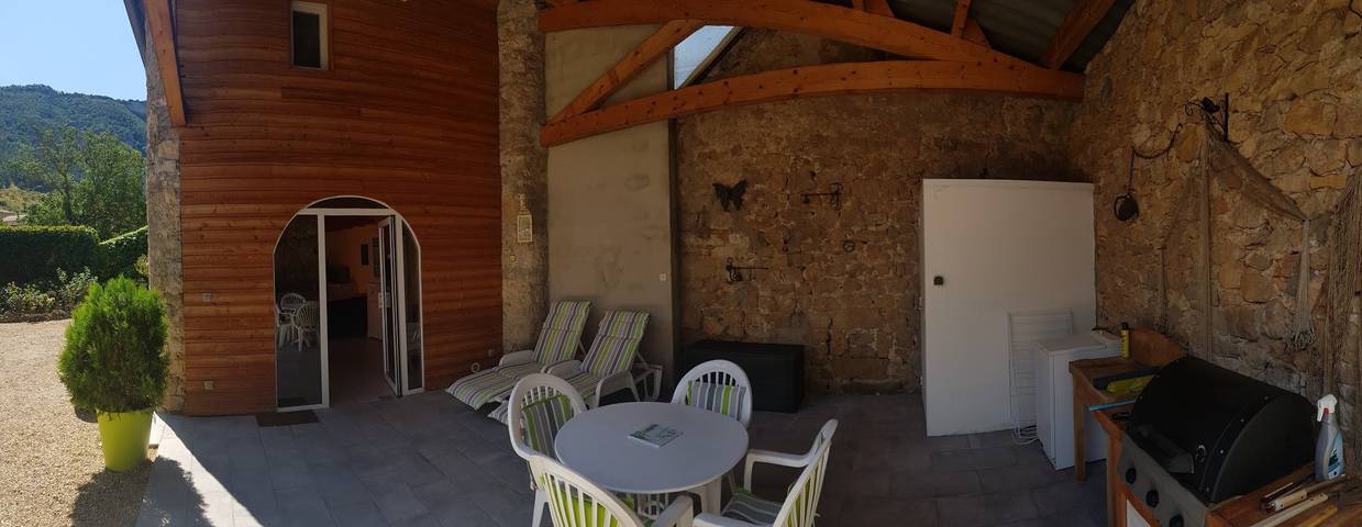 Gîte pour 3 personnes, avec terrasse et jardin, animaux acceptés à La Cresse - 4