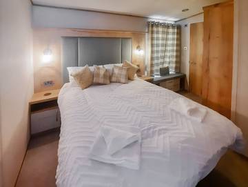 Log Cabin for 4 People in Lancashire, Photo 2