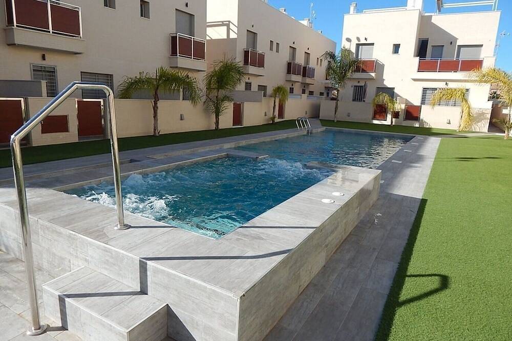 Ganze Wohnung, Modern New Built 2 Bedroom Apartment in the beach town of Torre de la Horadada\n\n in Torre de la Horadada, Pilar de la Horadada