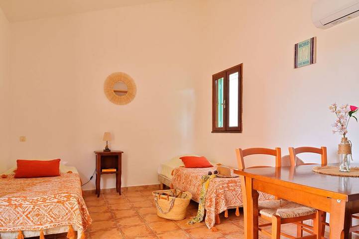 Ganze Wohnung, Studio für 2 Personen, Meerblick. in Poggio-Mezzana, Corte und Umgebung