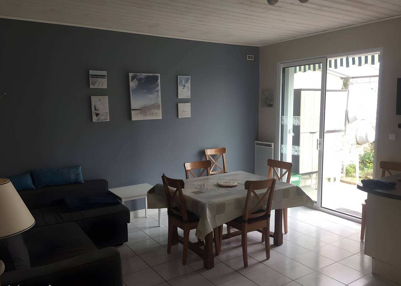 Ferienhaus 'Maison De Village' mit privater Terrasse, privatem Garten und Wlan in Île-d'Aix, Rochefort und Umgebung