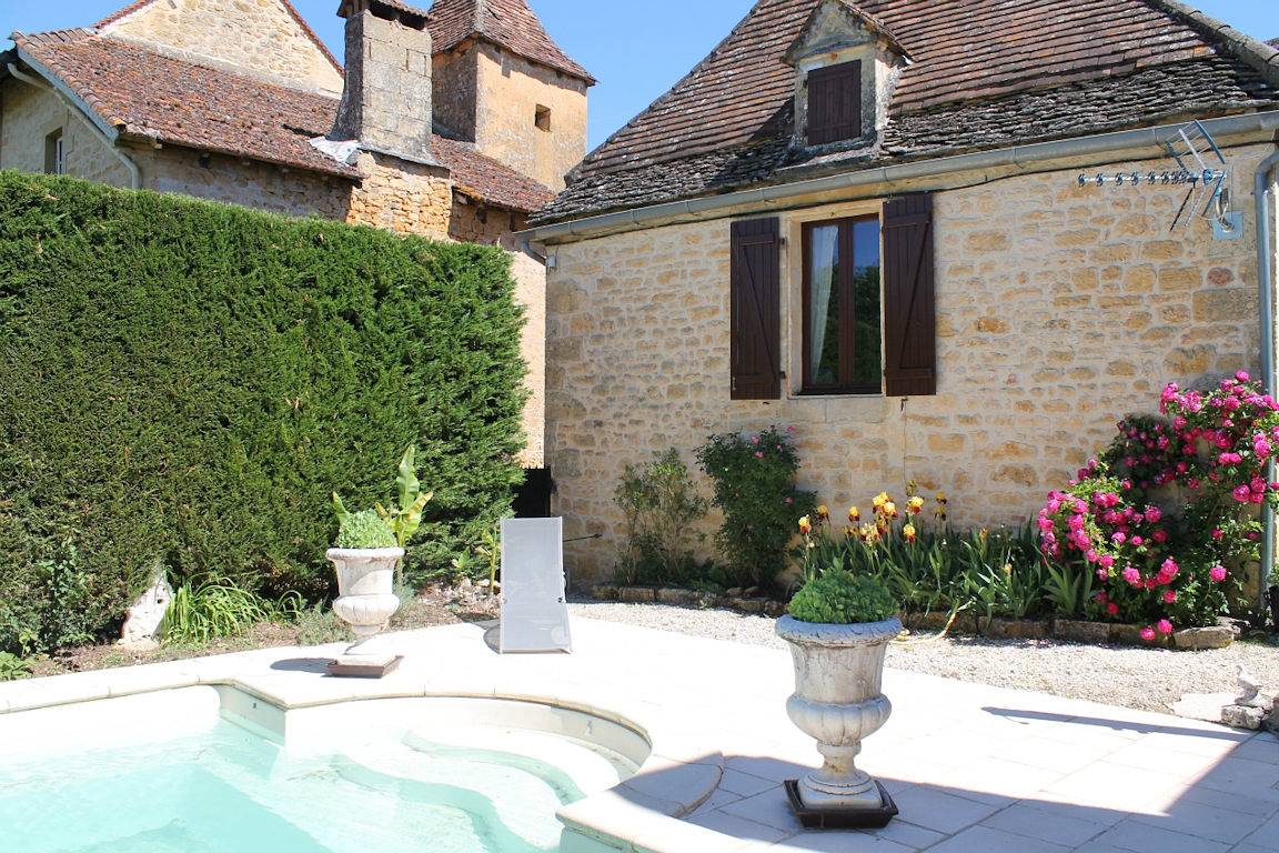 Le Bercail avec piscine privée et chauffée in Veyrignac, Périgord Noir