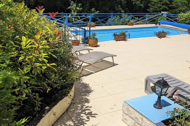 Gîte pour 2 personnes, avec balcon et jardin à Couze-et-Saint-Front