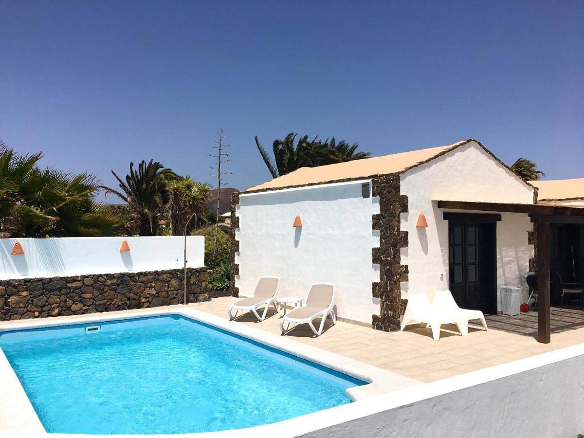 Villa with Private Pool in Lajares, La Oliva
