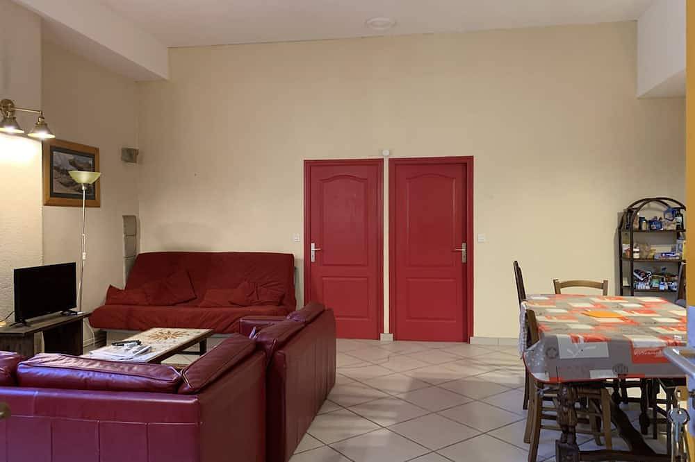 Apartamento entero, 17th century property between the pink granite coast and Lannion, apartment 70m2 in Saint-Quay-Perros, Costa de granito rosa