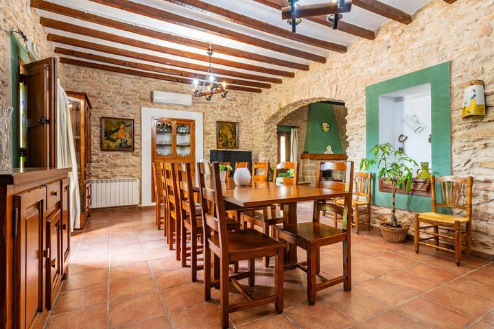 Rural Masia 'El Catala' with Mountain Views, Private Saltwater Pool, and Air Conditioning in Vall d'Alba, Castellón Provins