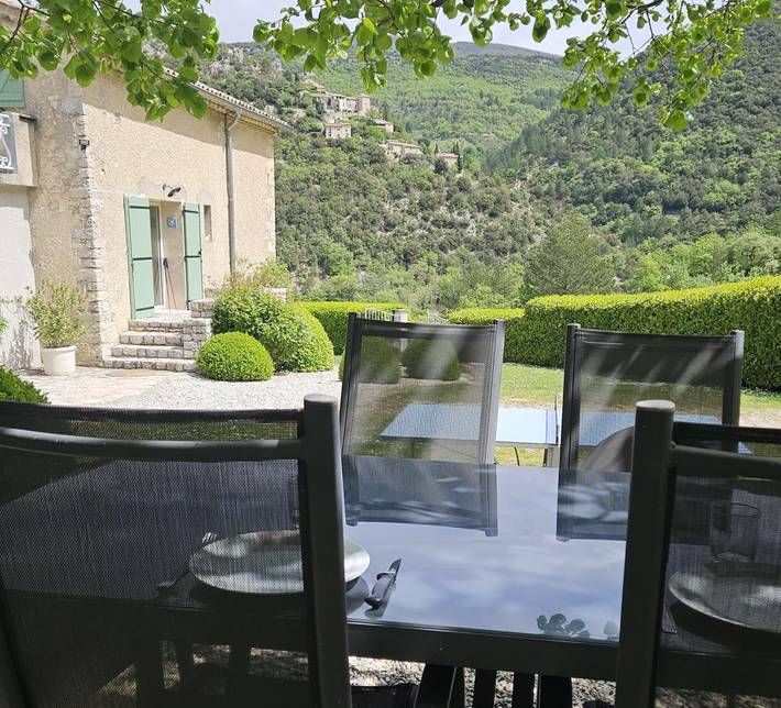 Gîte pour 6 personnes, avec jardin dans Parc naturel régional du Mont-Ventoux - 2